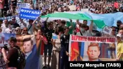 Ресей: Хабаровскте қамаудағы губернатор Фургалды қолдау акциясына ондаған мың адам қатысты