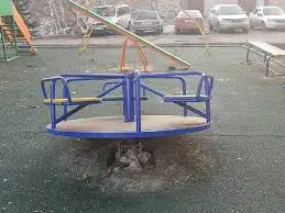 Трактор табанына тапталған балалар алаңы