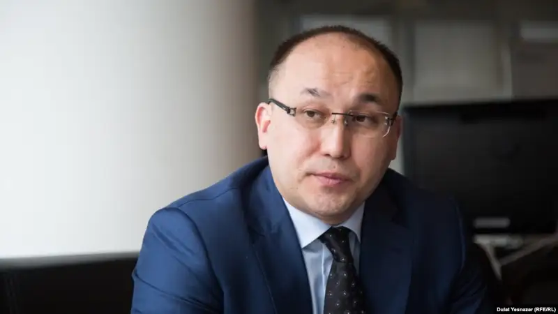 Абаев тізерлеңдер деген Божкоға араша түсті