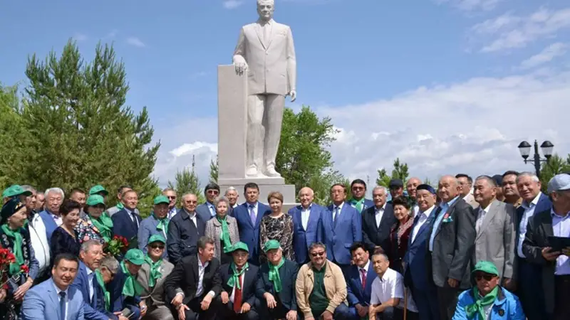 Қазаққа кім қымбат?