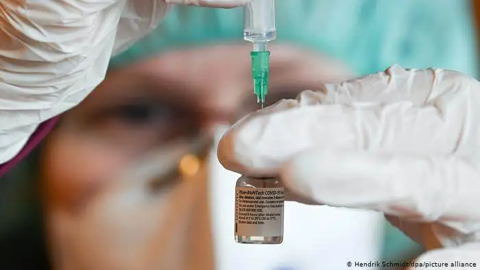 Вакцина - бір бөлек, адамдарды вакцинациялауға көндіру – бір бөлек мәселе