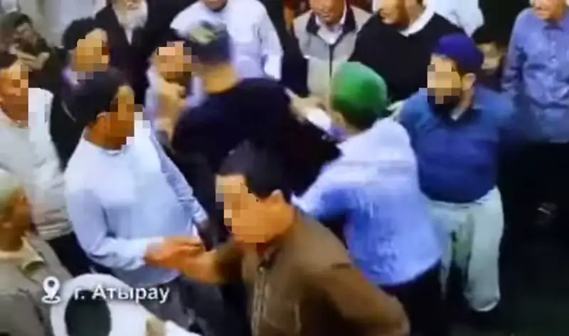 Атыраудағы мешітте төбелес болды (видео)