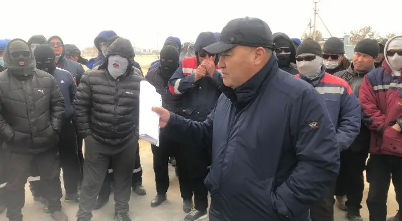 Маңғыстауда компаниялар Жетібайдағы жолды жауып тастаған ауыл тұрғындарына жұмыс ұсынды