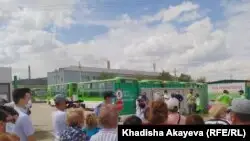 Семейде автобус паркінің қызметкерлері ереуілге шықты