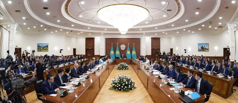 Жарлық: Реформа жасаңдар, бірақ ештеңе өзгертпеңдер!