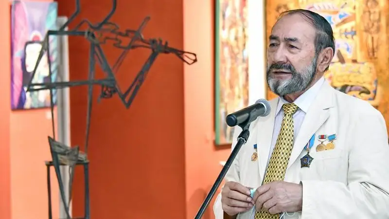 Мәскеудегі жалаңаш тәжік әйелдері