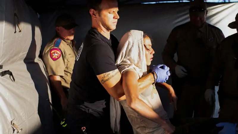 Жалаңаш жұлдыз Елизавета Лотова Жігіттер трусики киіп жатыр (фото)