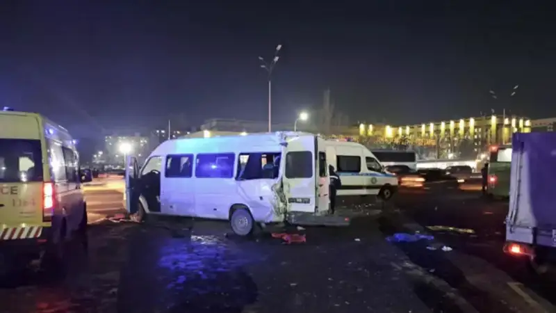 автобус апаты 