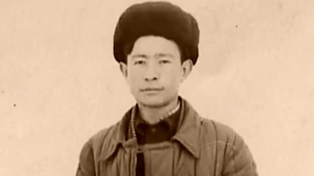 Жағажайдағы дәретханада порно сину