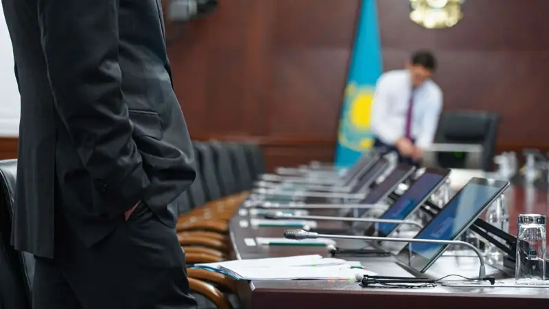 мемлекеттік қызметкер