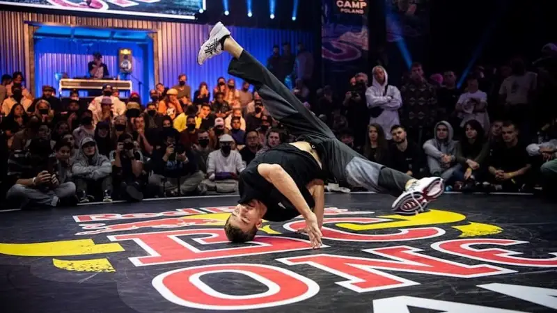 Әмір Зәкиров