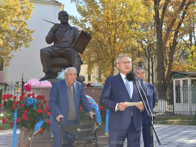 Қастеев мүсіні