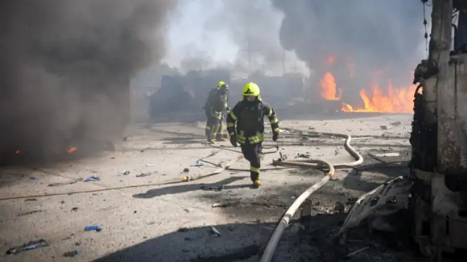 Өрт Сөндіруші жүгіріп келеді