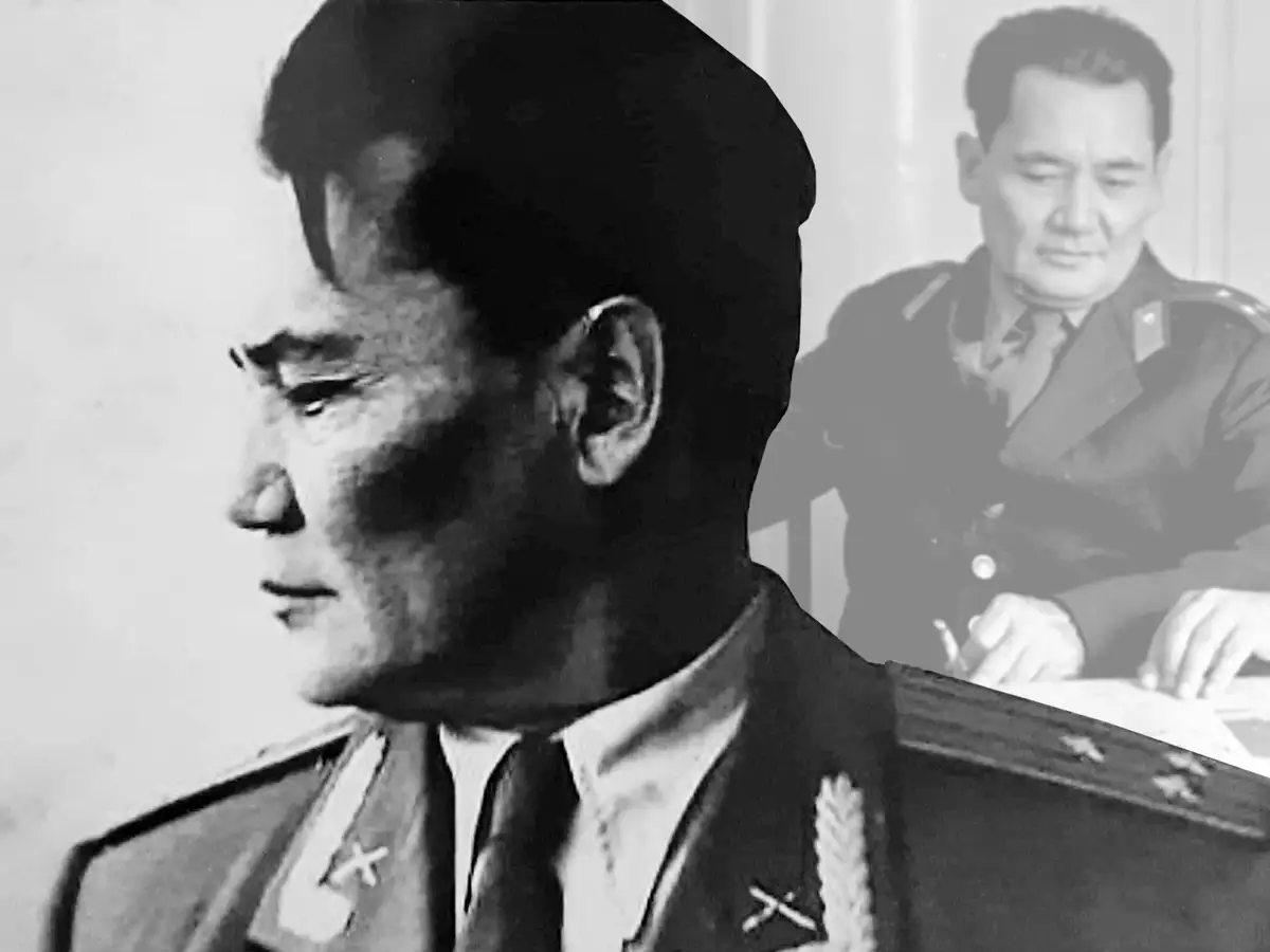 Шұлық пен белдіктегі жалаңаш фотосуреттер Шұлық пен белдіктегі жалаңаш фотосуреттер