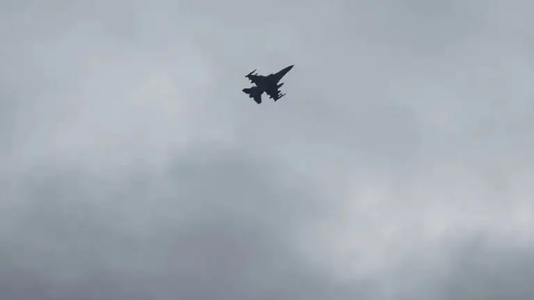 F-16 