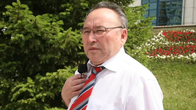 Несіпбек Айтов