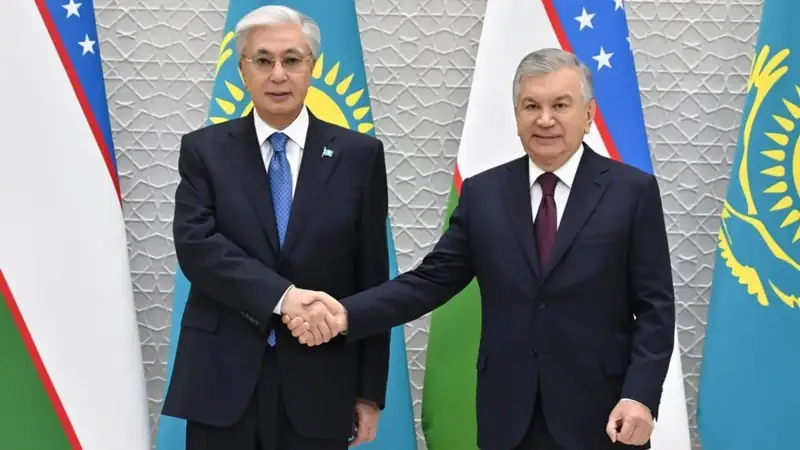 Тоқаев пен Мирзиёев 