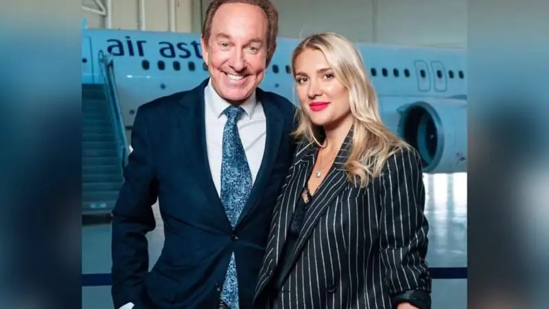 Питера Фостер мен Татьяна Фостер