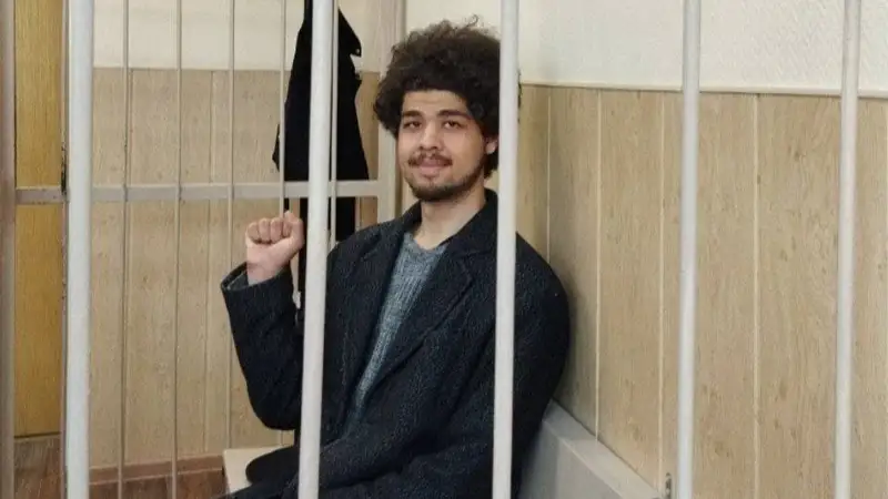 Гарри Азарян