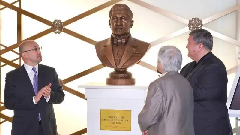 Әлихан Бөкейхан