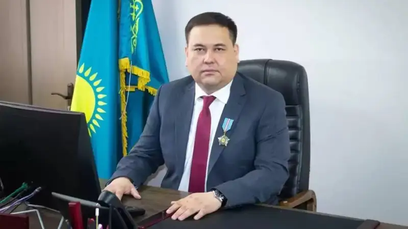 Е