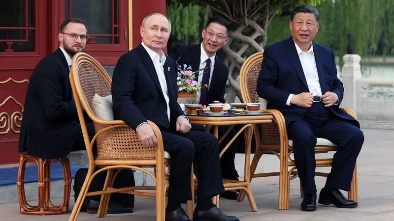 Путин мен Си
