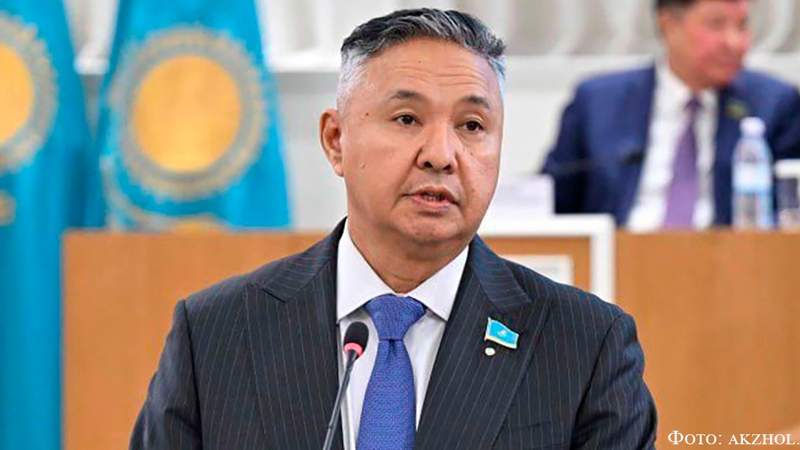 Азат Перуашев Азат Перуашев